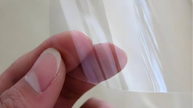玻璃貼不同材質(zhì)的膜價(jià)格差距大嗎？
