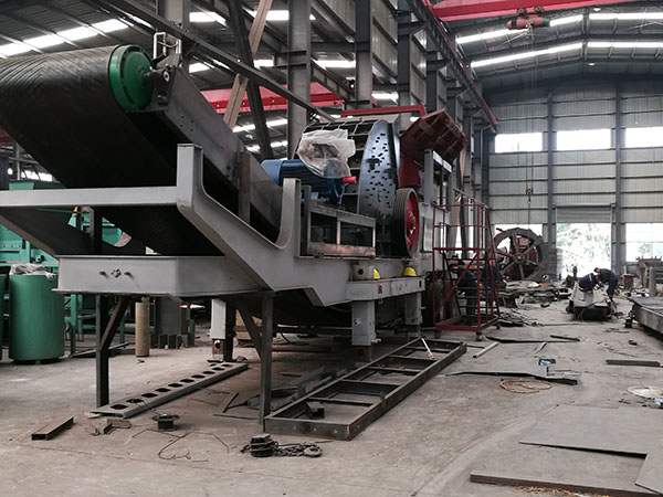 云南石塊移動(dòng)破碎機(jī)價(jià)位