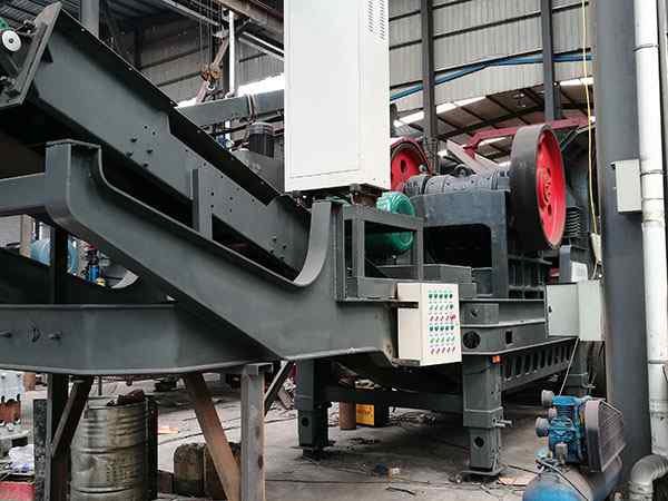 新疆貴陽移動破碎機多少錢一臺