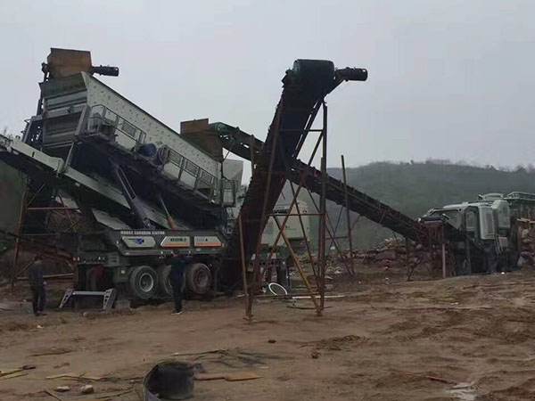 新疆大型二手移動(dòng)破碎機(jī)小型