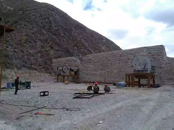 上海斗式移動(dòng)破碎機(jī)租賃