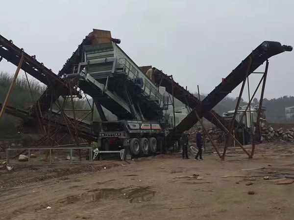 福建小型移動(dòng)重錘破碎機(jī)孫工談