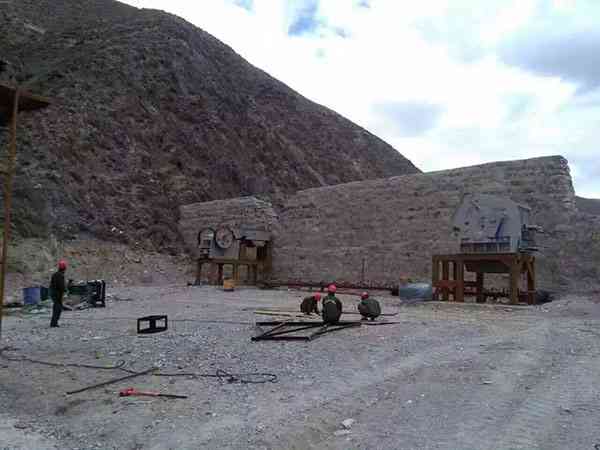 山東貴陽重錘破碎機高速