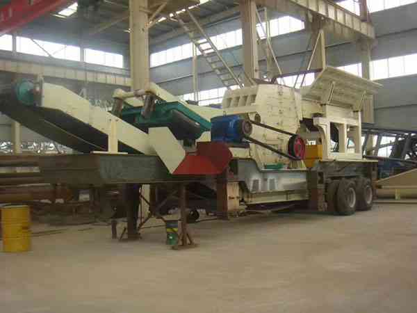 四川輪胎式重錘破碎機工作視頻