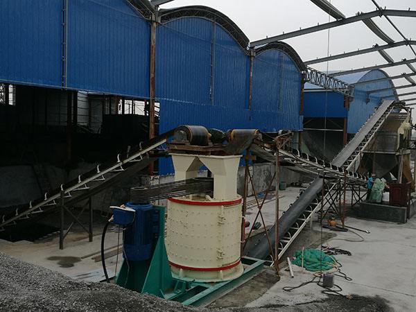 山東半重錘破碎機的品牌