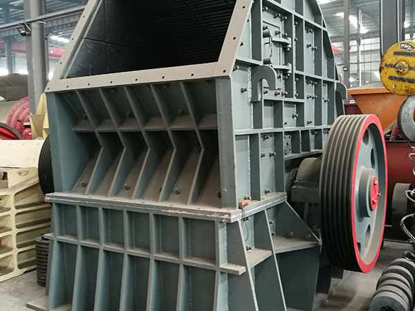 四川小型移動移動破碎機移動式破碎站