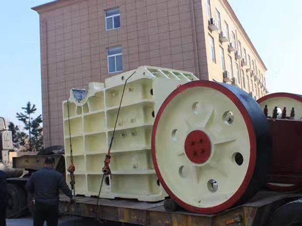 安徽礦石重錘破碎機(jī)設(shè)計(jì)案例