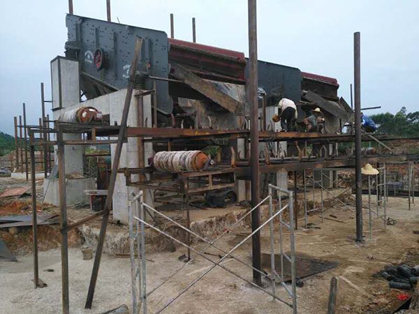 湖南哪里租重錘破碎機建筑垃圾