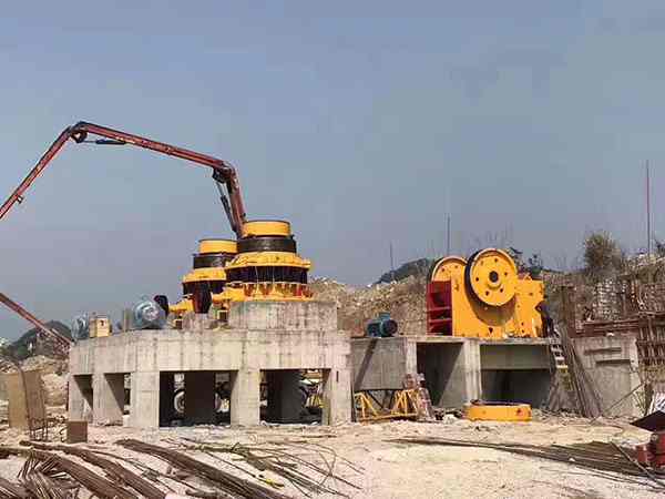 西藏斗式重錘破碎機(jī)站報價