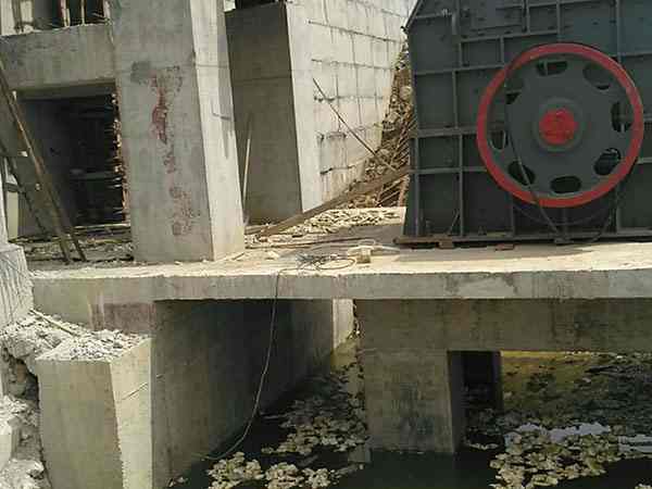 云南小型可移動(dòng)破碎機(jī)站價(jià)格