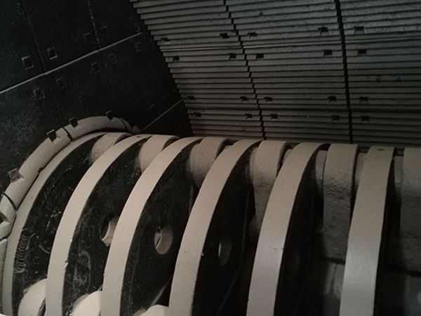 上海全自動重錘破碎機(jī)設(shè)計案例