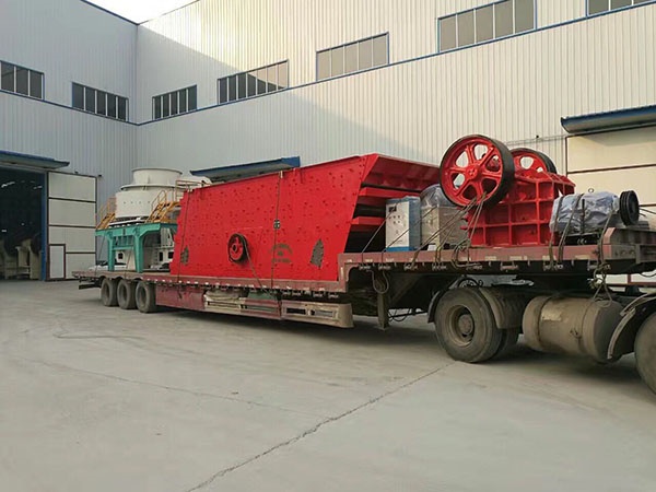 湖北履帶式重錘破碎機(jī)圖片