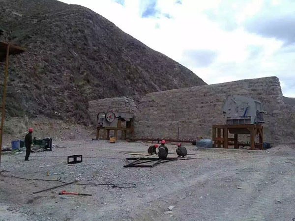 福建小型移動(dòng)破碎機(jī)生產(chǎn)廠家