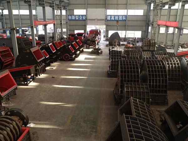 內(nèi)蒙古挖機(jī)移動(dòng)破碎機(jī)站報(bào)價(jià)