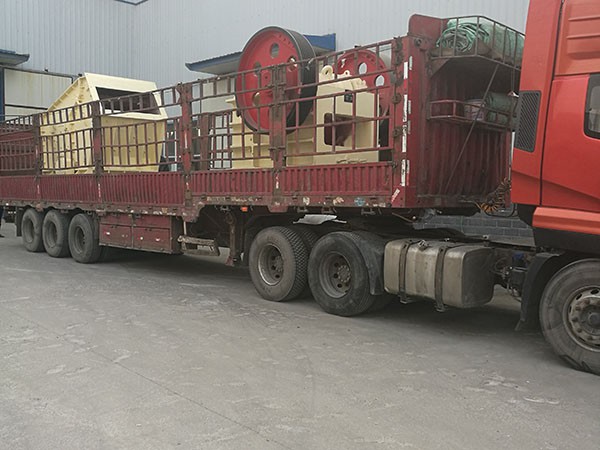 湖北自動(dòng)移動(dòng)破碎機(jī)高速