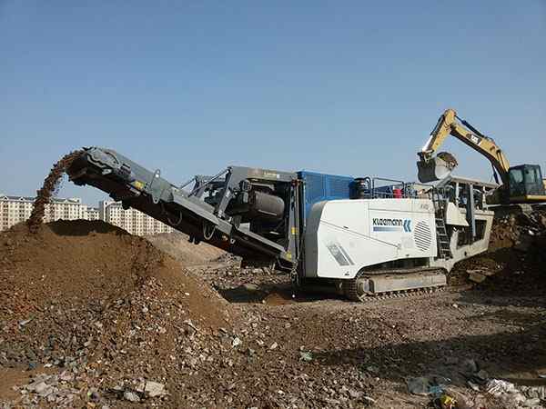 江西怎樣選購(gòu)移動(dòng)破碎機(jī)設(shè)備多少錢(qián)