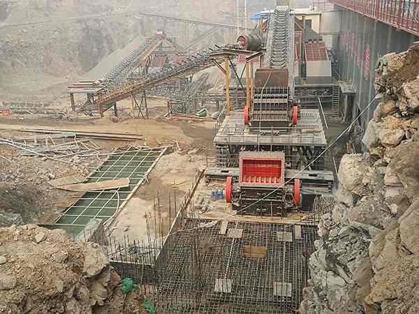 河北石塊重錘破碎機(jī)圖片