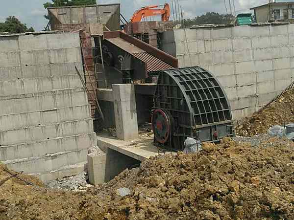 浙江無(wú)塵重錘破碎機(jī)一般多少錢呢