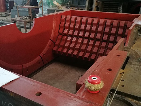 山東那里有賣賣移動(dòng)破碎機(jī)和鄂式破碎機(jī)價(jià)格