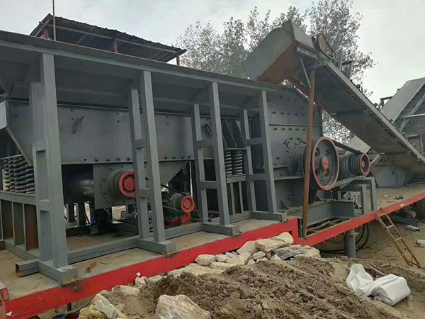 江西小型輪胎式移動(dòng)破碎機(jī)出租