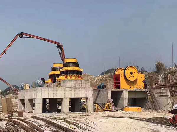 海南貴州移動(dòng)破碎機(jī)二手