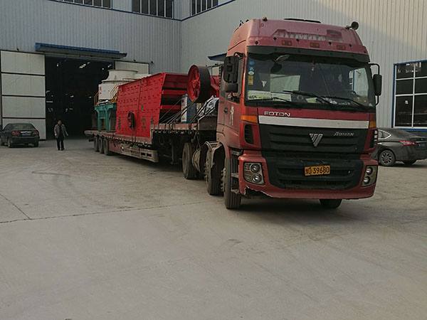 貴州石塊移動(dòng)破碎機(jī)環(huán)保