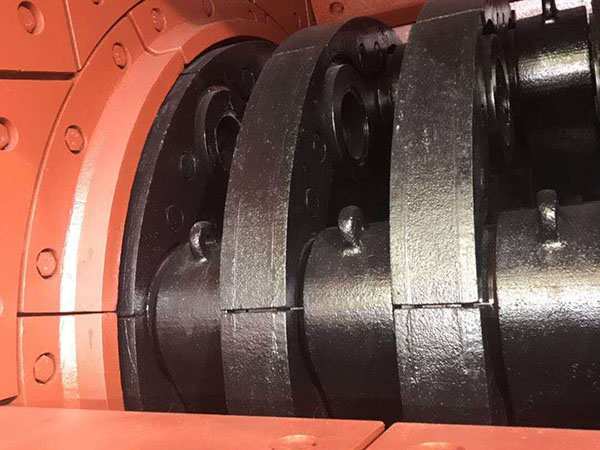 江蘇大形車載重錘破碎機移動式破碎站