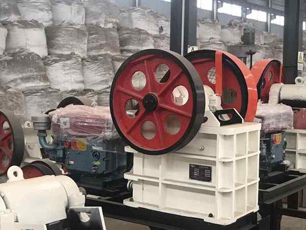 石頭移動式破碎機(jī)大概多少錢