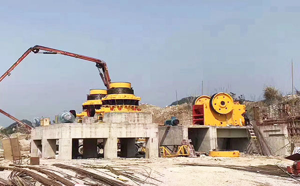 移動(dòng)河卵石制砂機(jī)