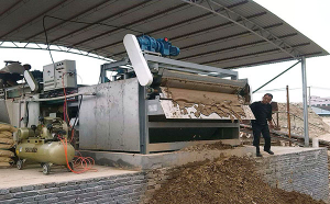 養(yǎng)殖場廢泥脫水帶式壓濾機